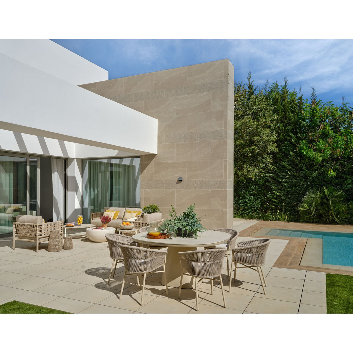 Mesa de comedor de exterior arena y porcelánico 150 Asilah