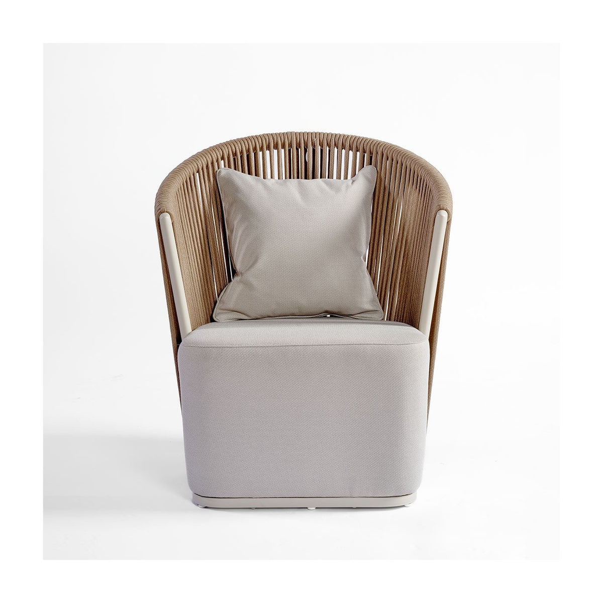 Sillón de respaldo alto de aluminio y cuerda Tourrettes