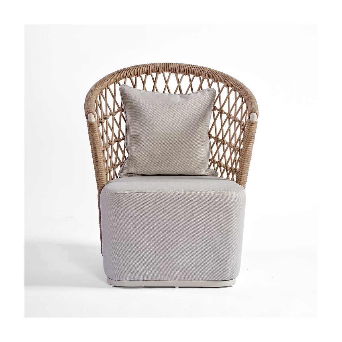 Sillón de respaldo alto de cuerda en red y aluminio Mougins