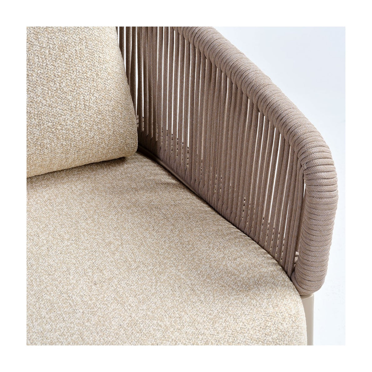 Sillón bajo de exterior de cuerda y tapizado arena Oualidia