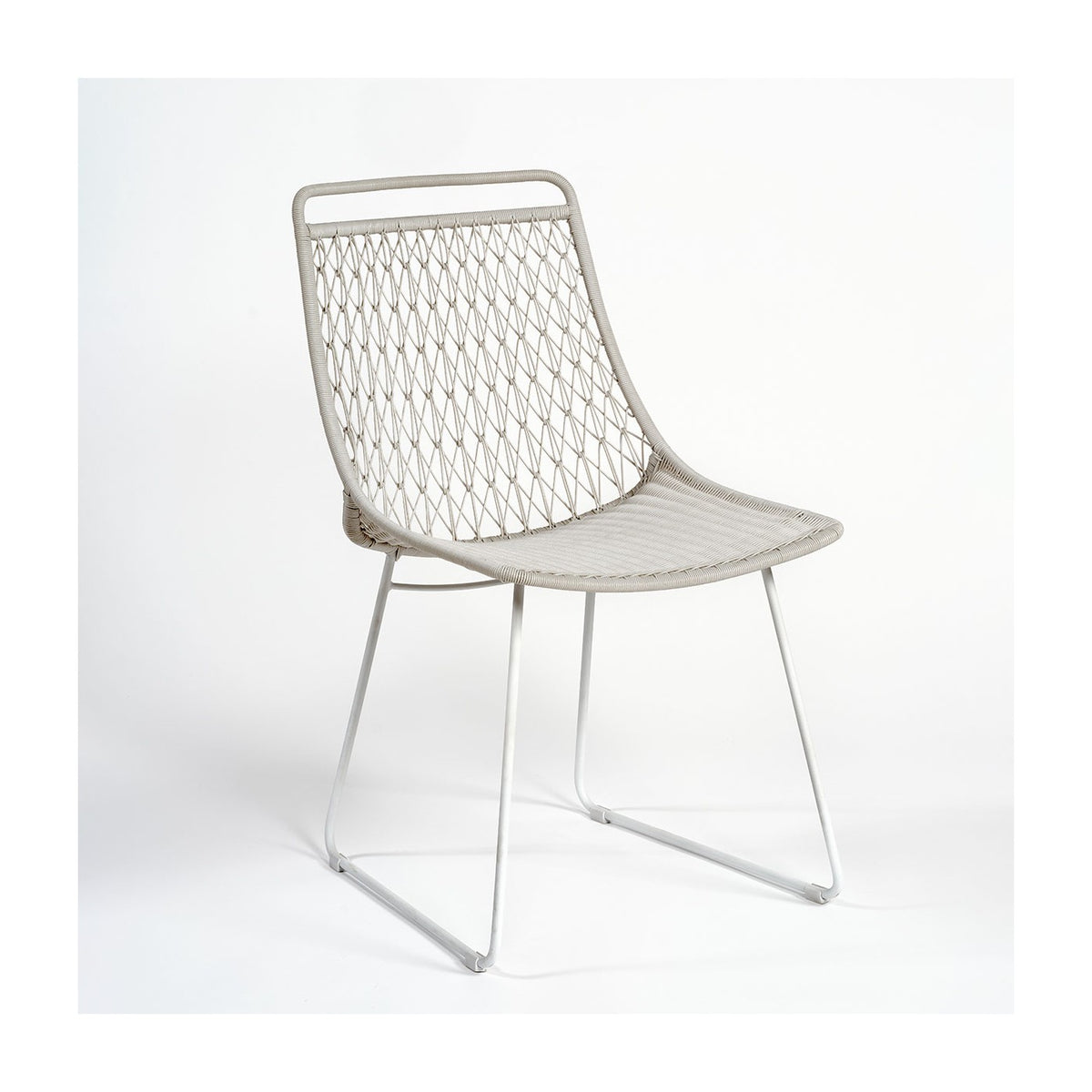 Silla de exterior de resina y metal gris piedra Sitia
