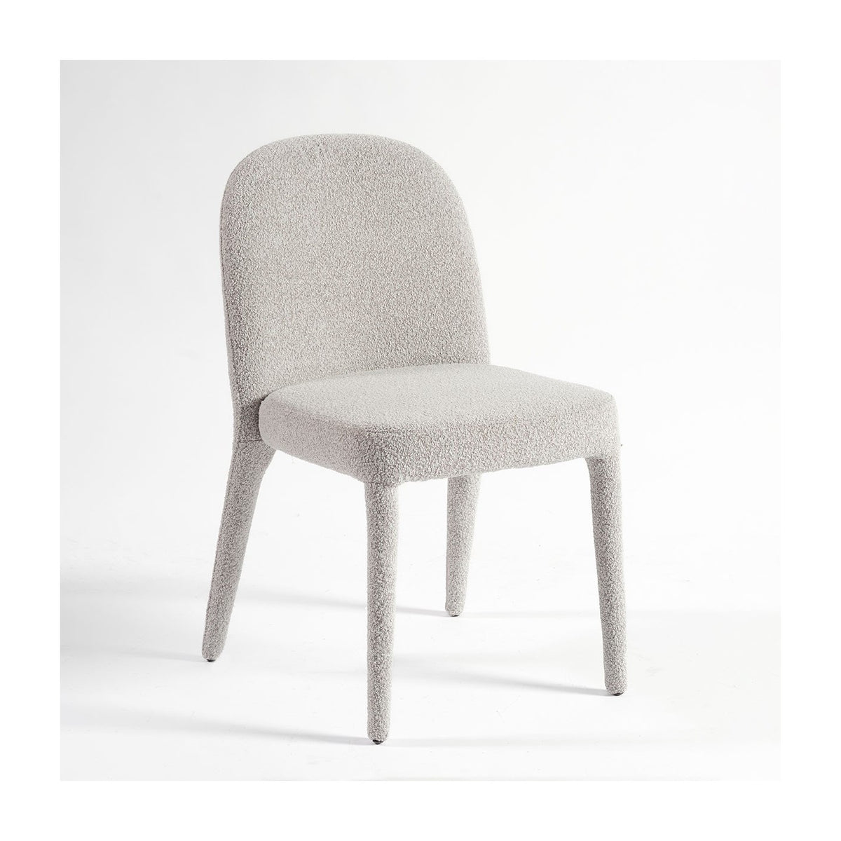 Silla tapizada en bouclé grisáceo Collioure