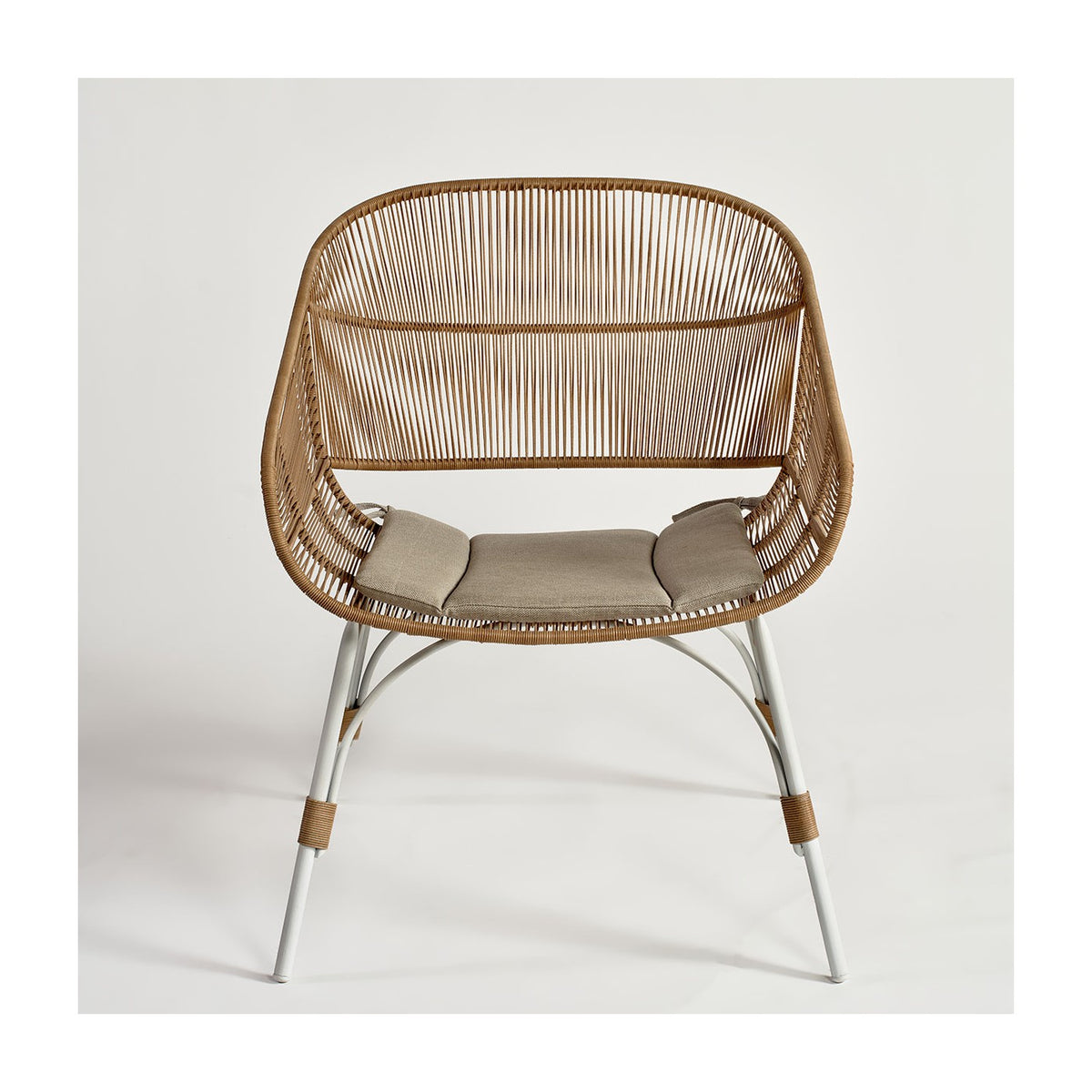 Sillón bajo de ratán sintético natural Cefalù
