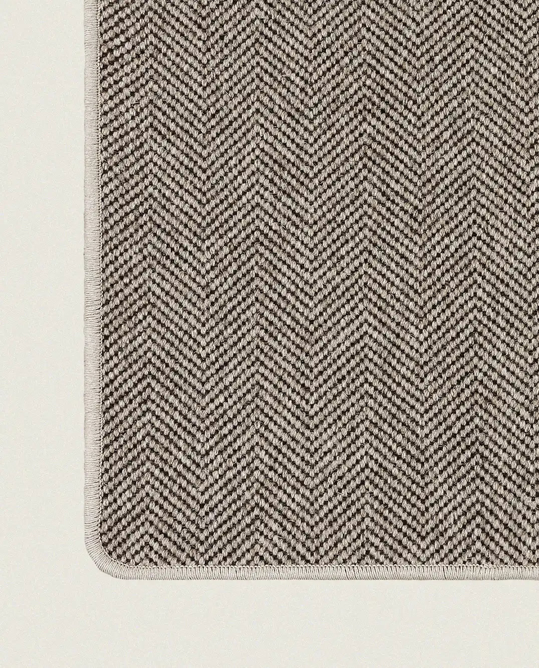 Alfombra rectangular de lana Nordica Chevron