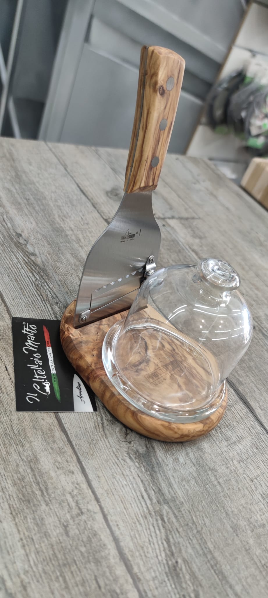Set cortatrufas Maglionero Iside de olivo con hoja ondulada