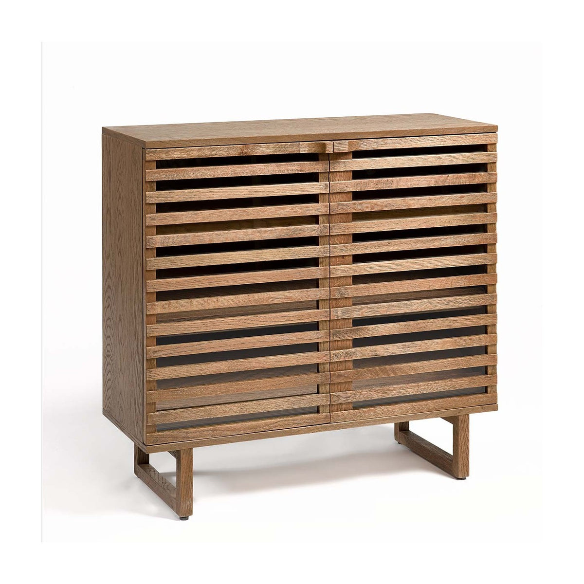 Zapatero de madera natural con puertas de palillería Carvoeiro