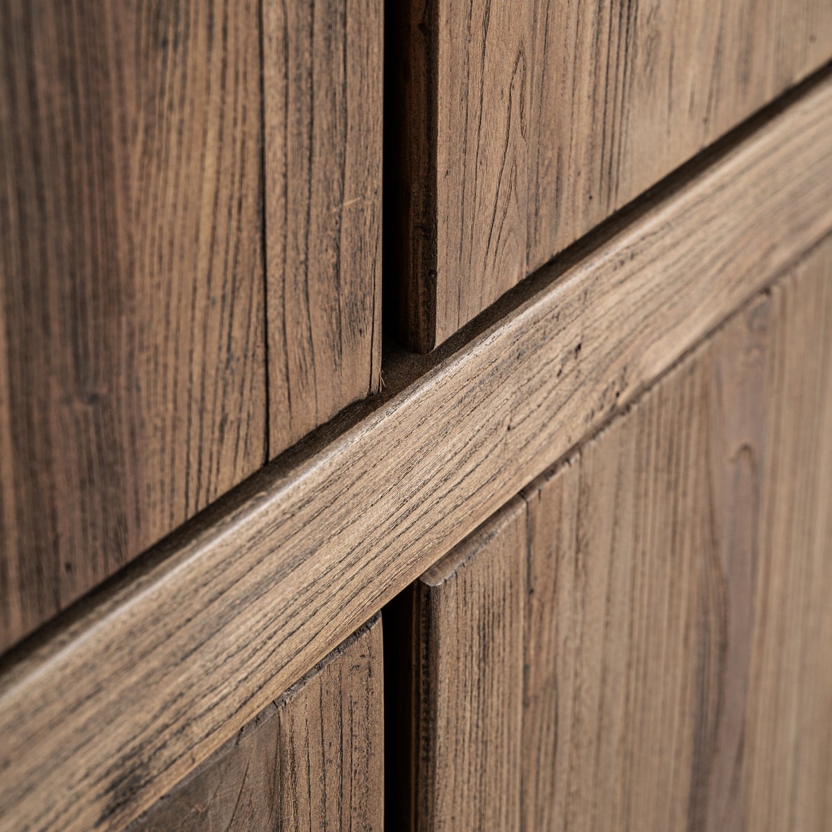 Armario de madera de olmo Mercadal