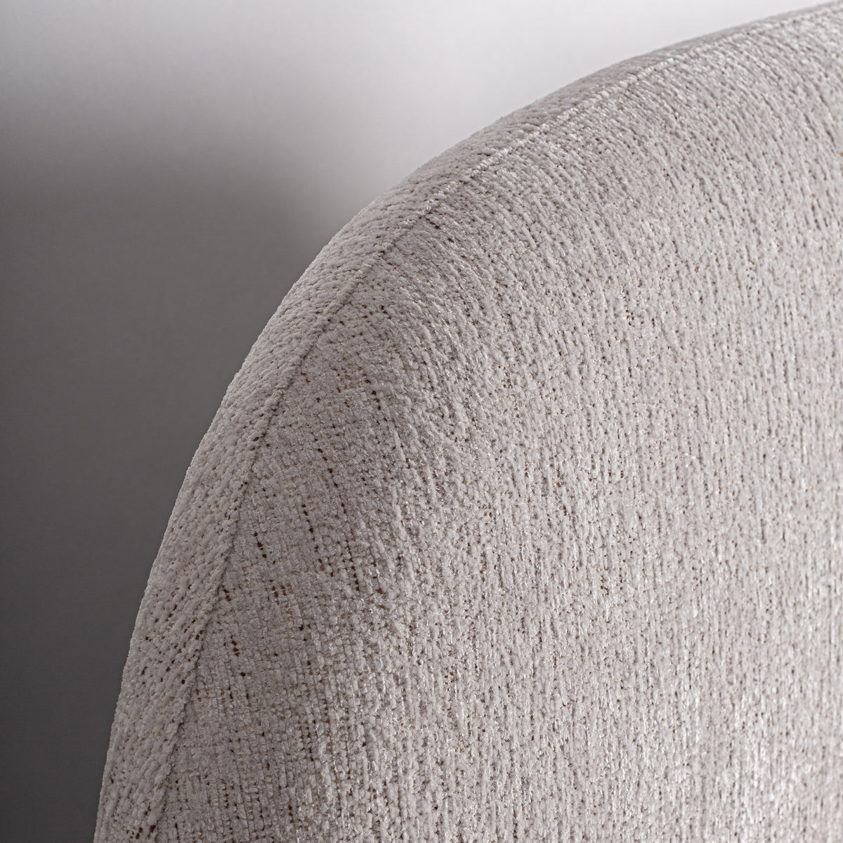 Cama tapizada beige Llucalcari