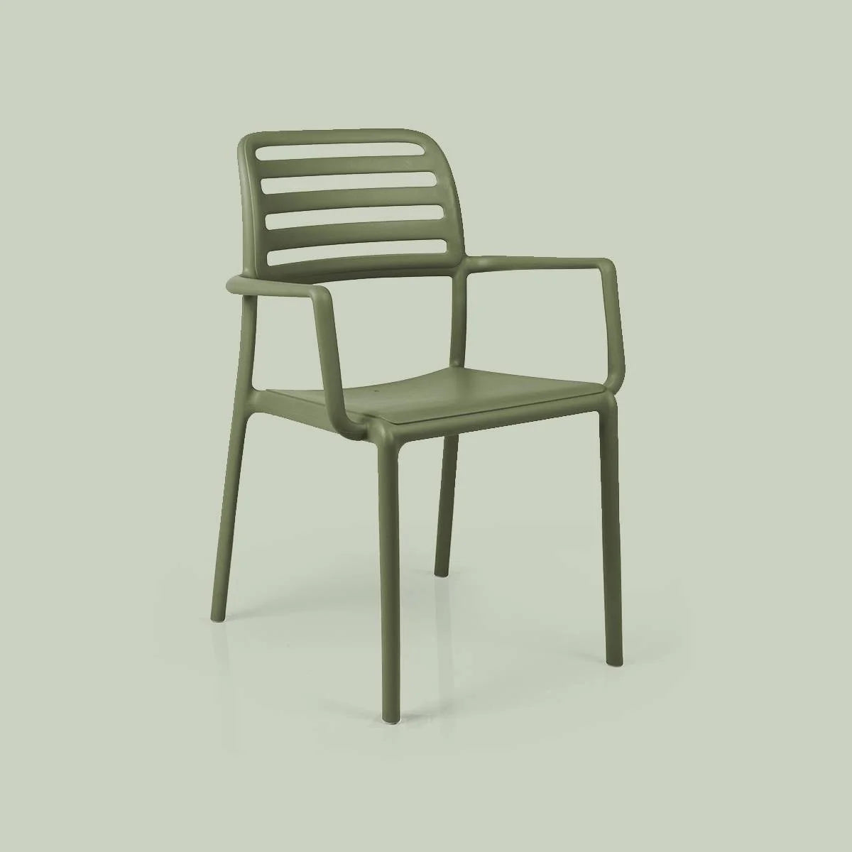 Sillón de resina Costa Nardi