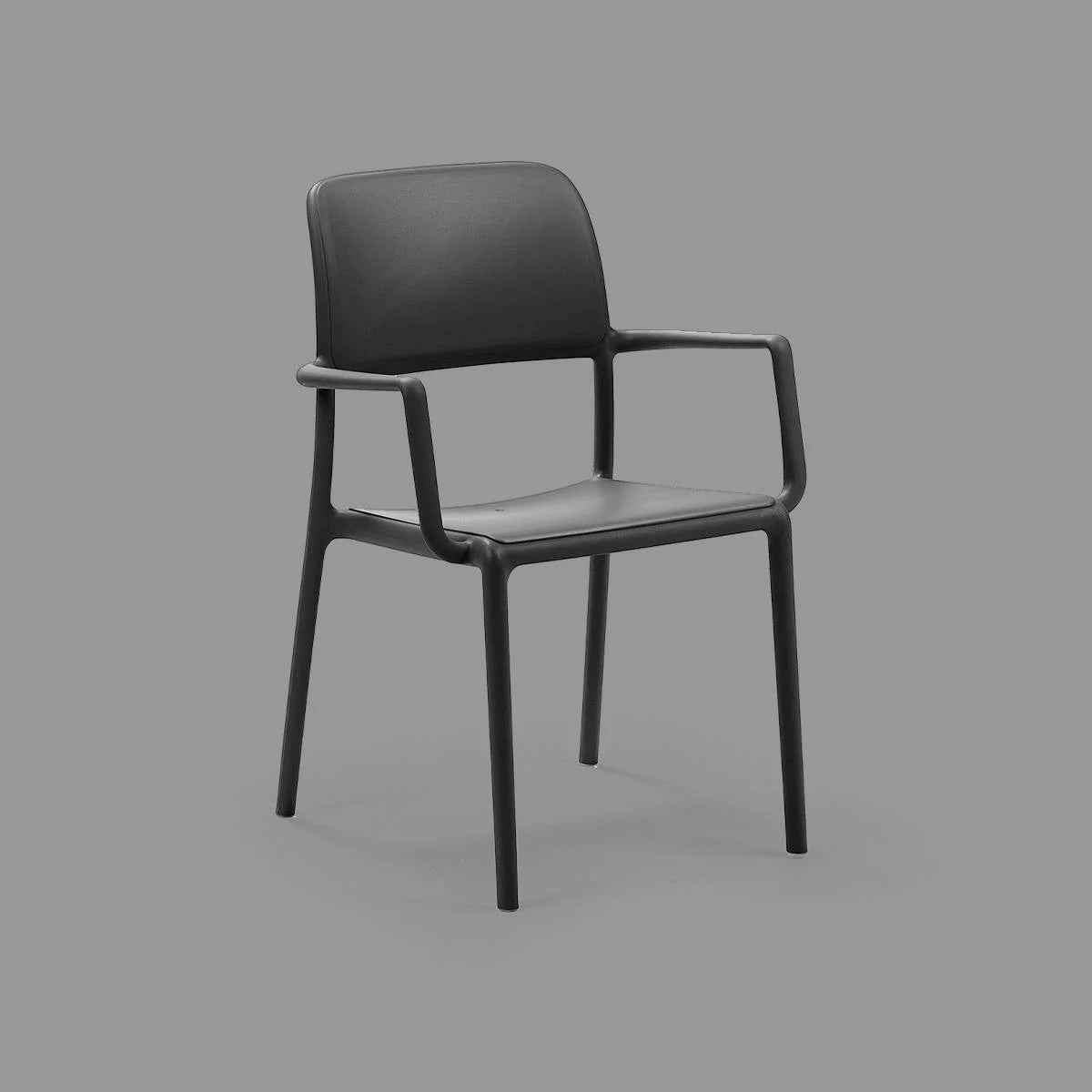 Sillón apilable de resina Riva Nardi