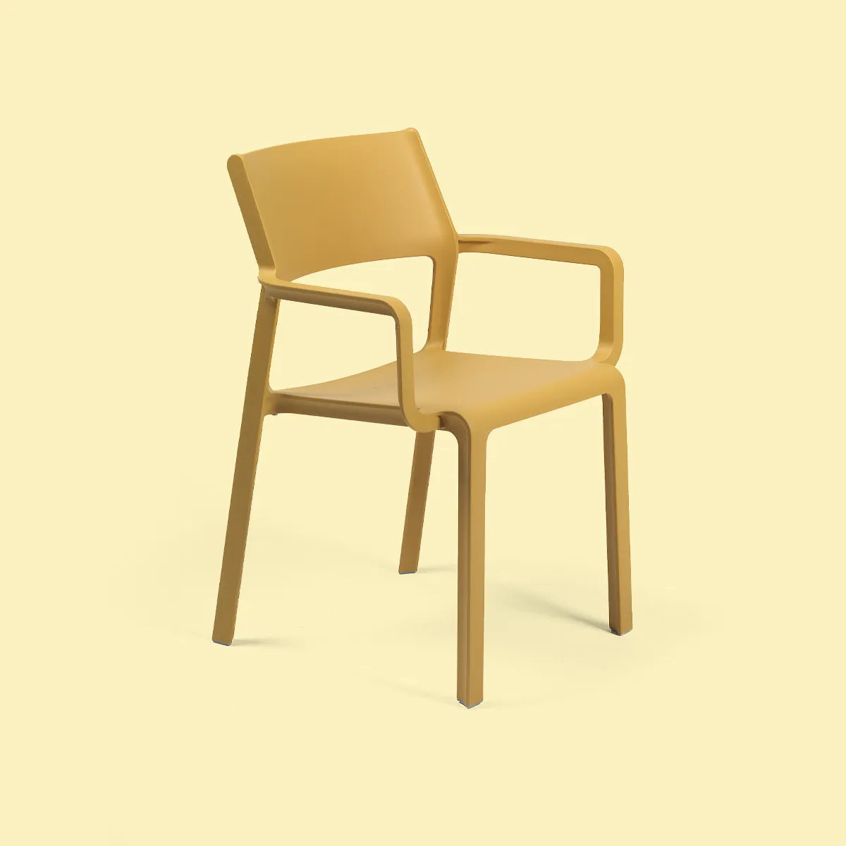 Sillón apilable de resina Trill Nardi