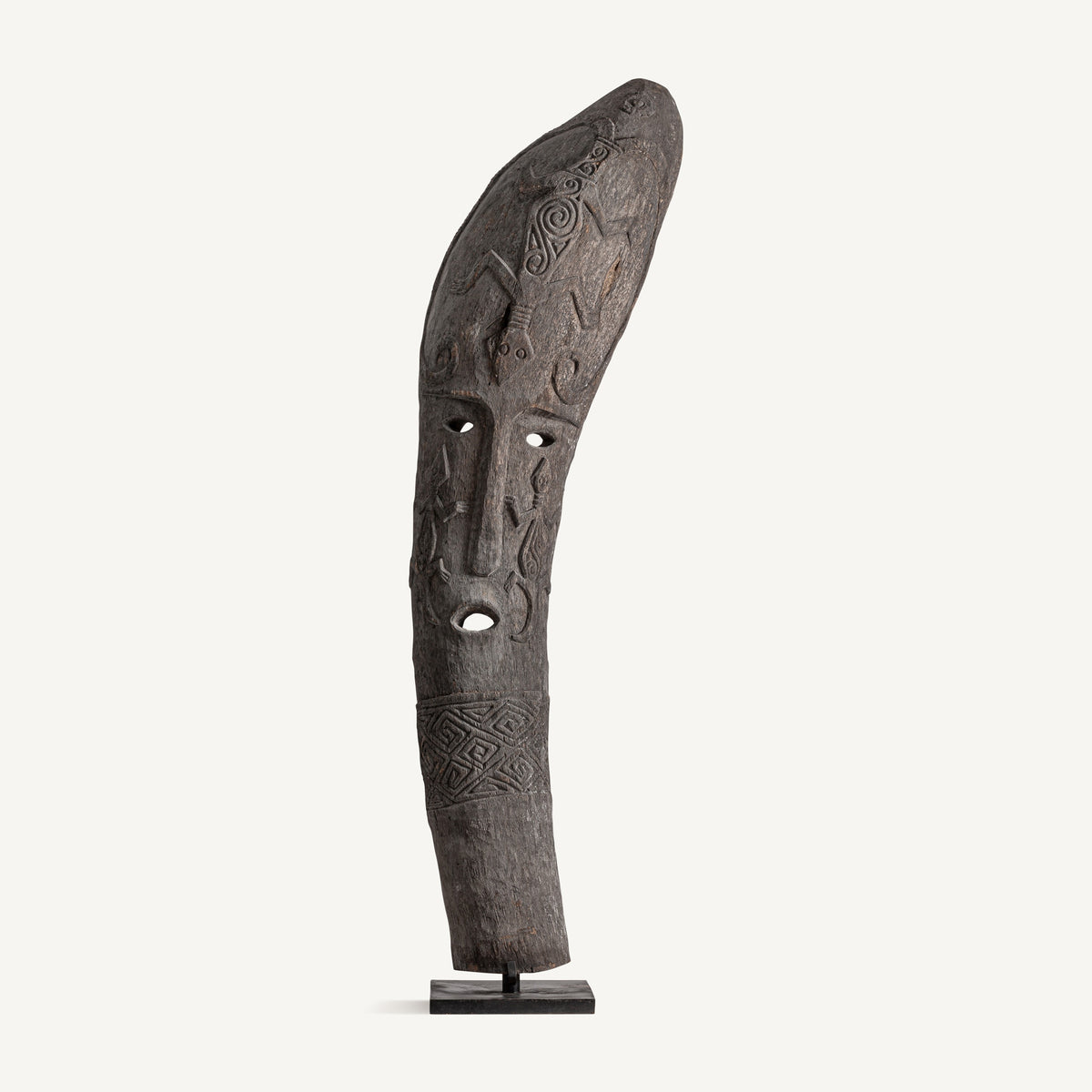 Escultura de pie de madera de coco Kasos