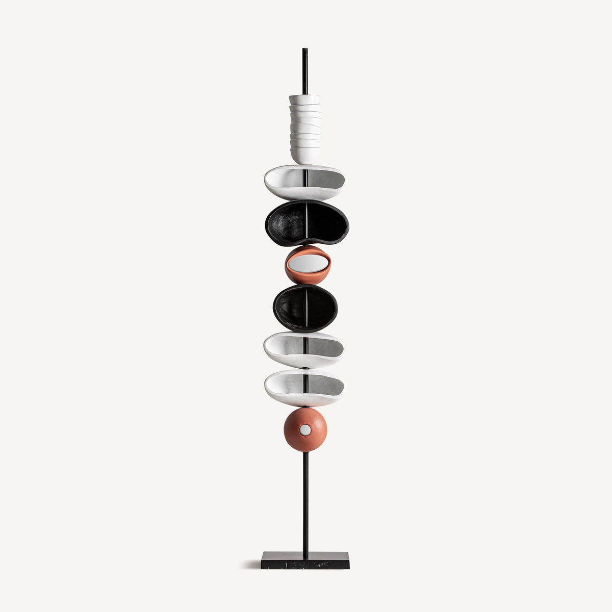 Escultura de suelo de fibrocemento tonos neutros Avileses 179 cm