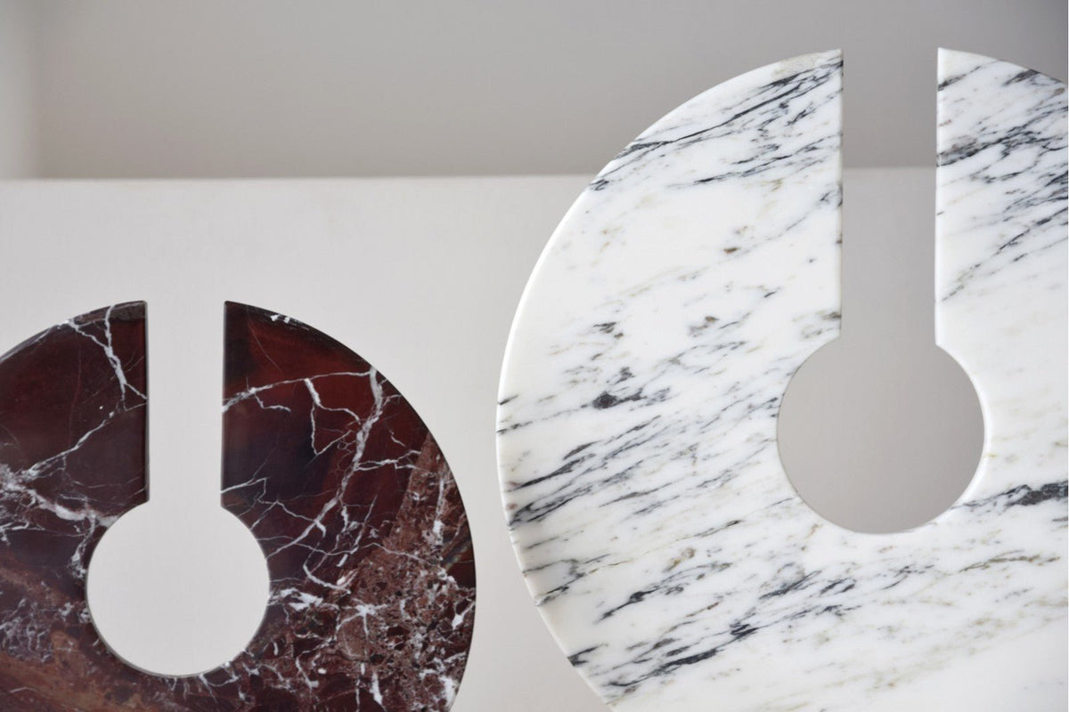 Escultura Nia - #pino_y_jacaranda#