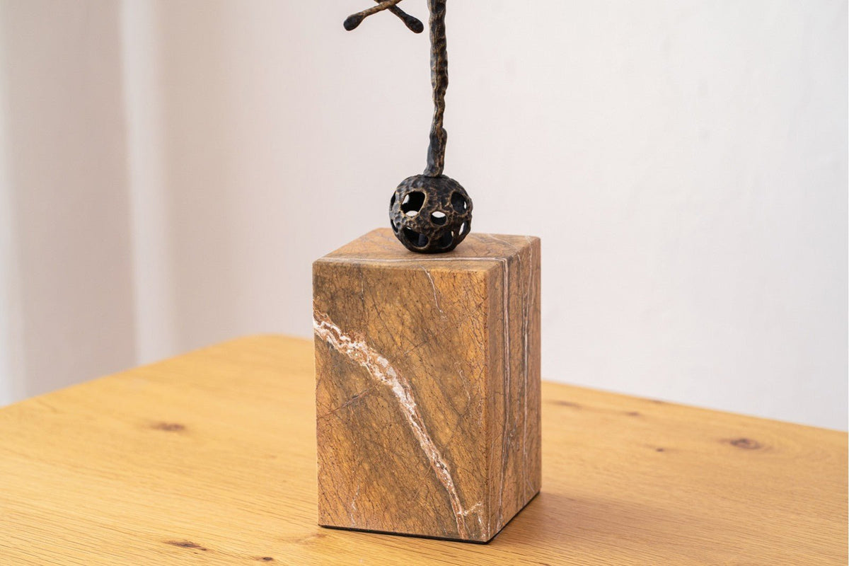 Escultura Roa - pino_y_jacaranda