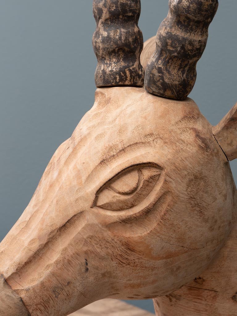 Figura de Decoración Gacela - #pino_y_jacaranda#