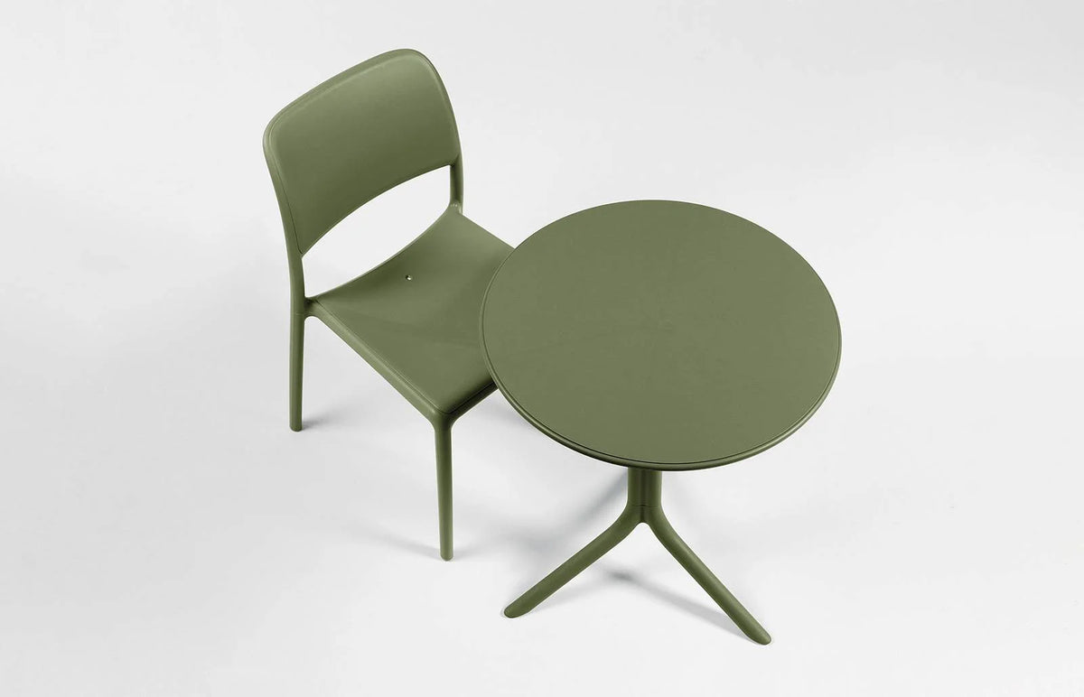 Silla apilable de resina Riva Nardi