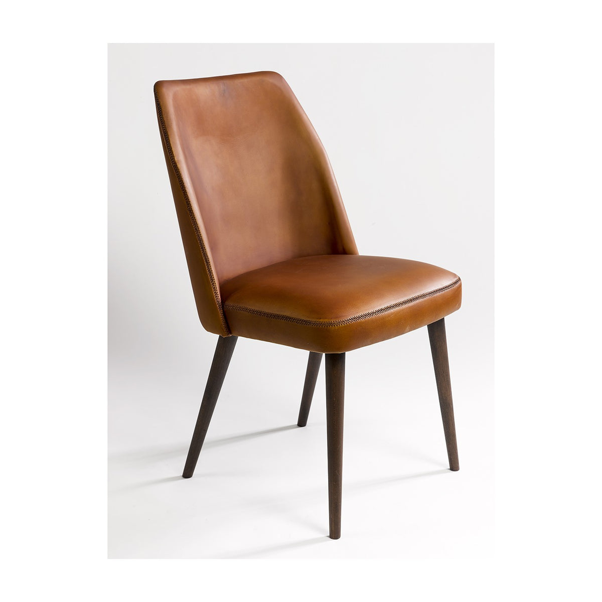 Silla de piel de búfalo y madera Almogía
