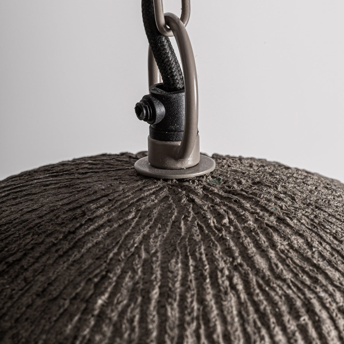 Lámpara colgante de papel maché Mamola