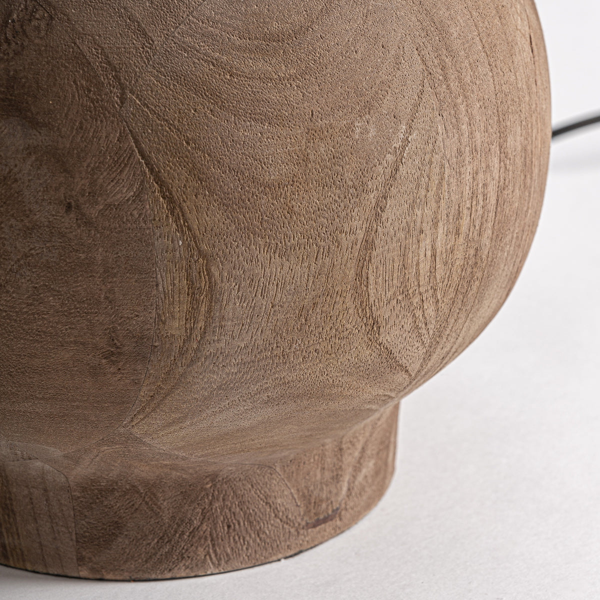 Lámpara de pie de madera de mango Garbinada