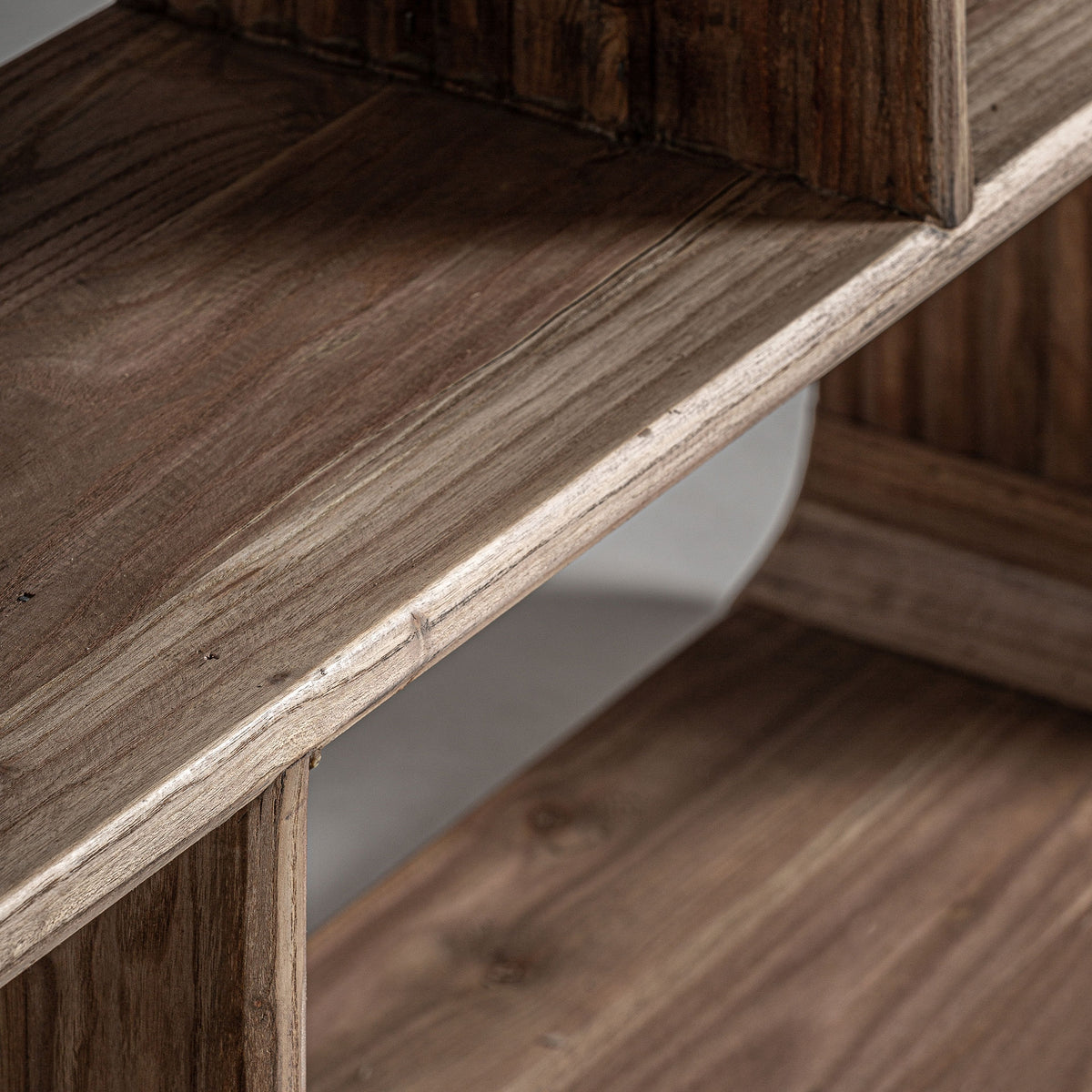 Librería de madera de olmo reciclado Faro