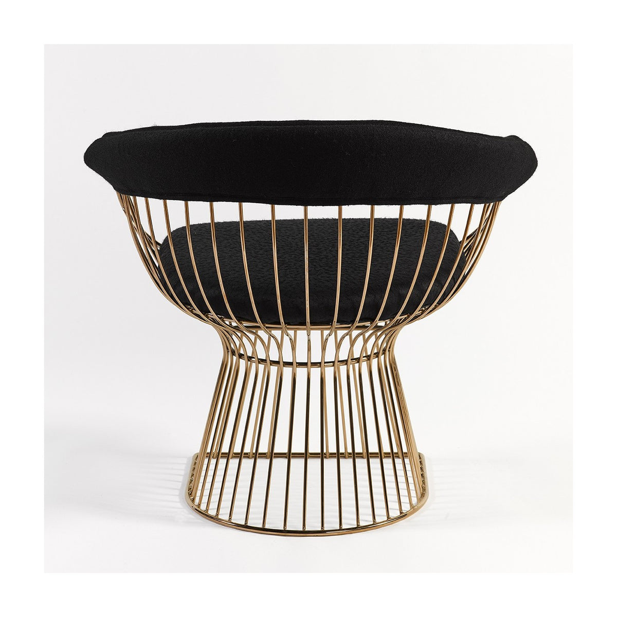 Sillón de metal rosado con cojín negro Benalmádena