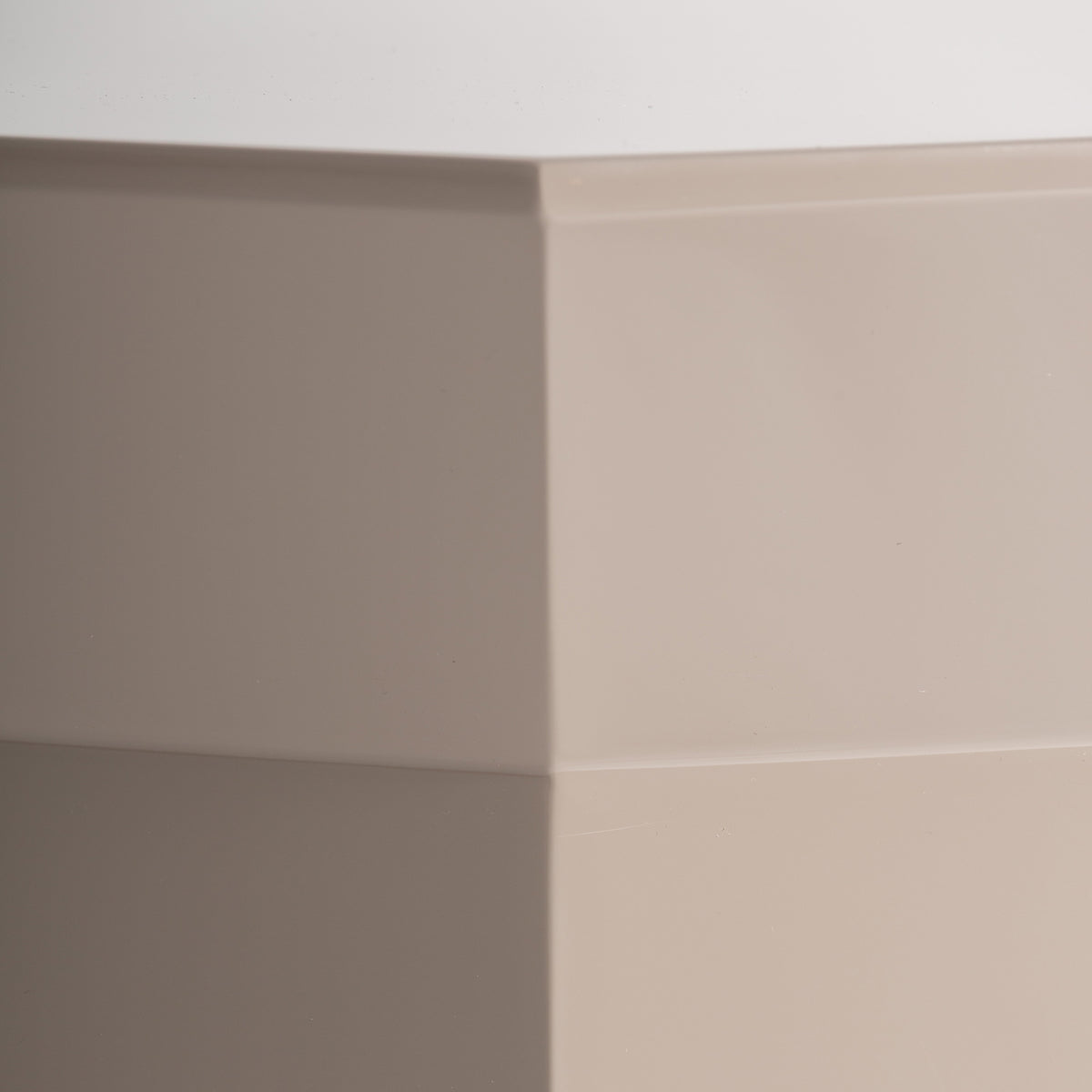 Mesa auxiliar baja de madera DM crema Azucena