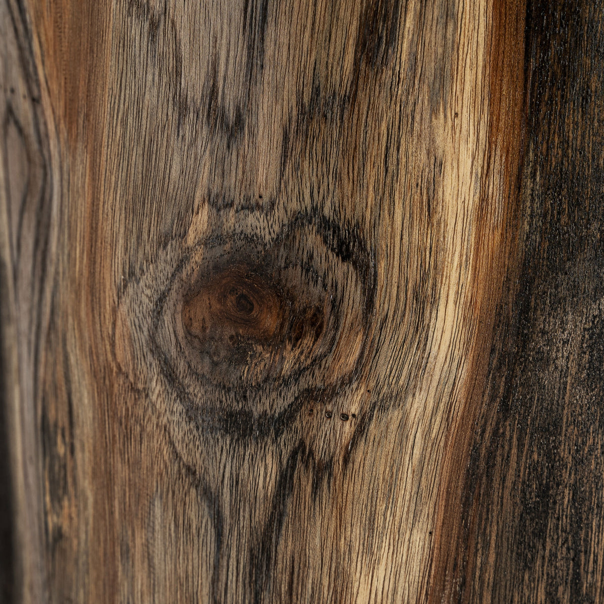 Mesa auxiliar de madera de suar Espliego