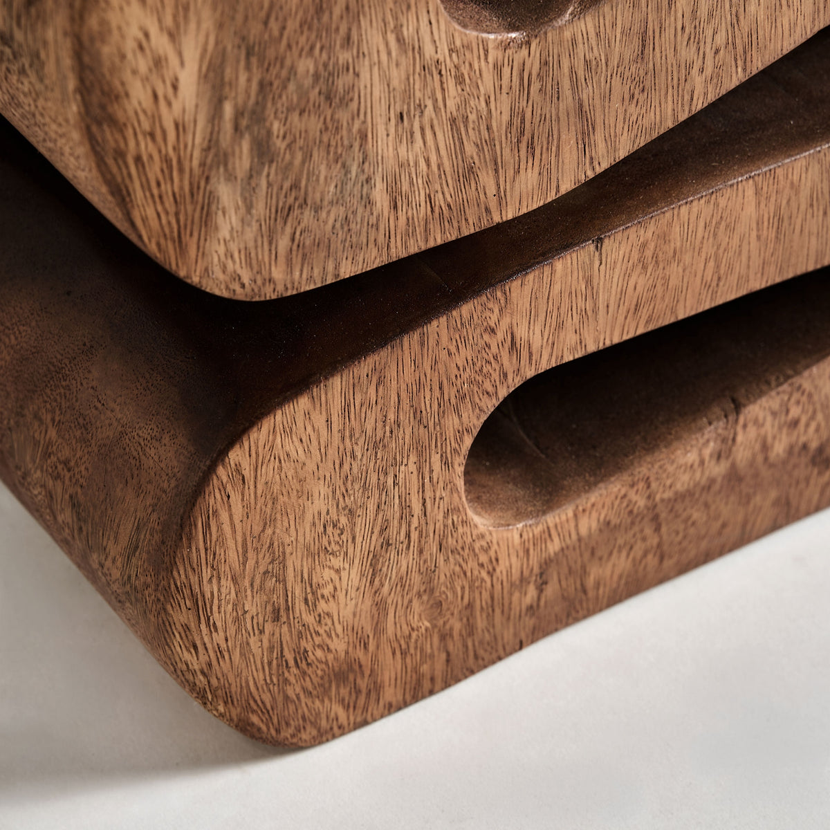 Mesa auxiliar de madera de suar Taghazout