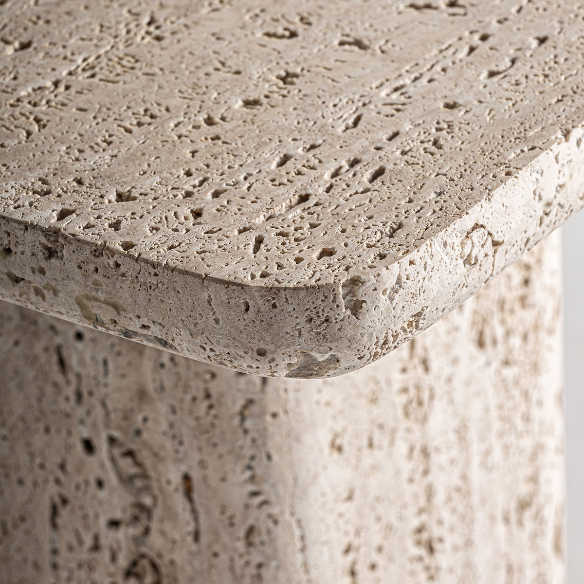 Mesa auxiliar de travertino Gamón 45 cm