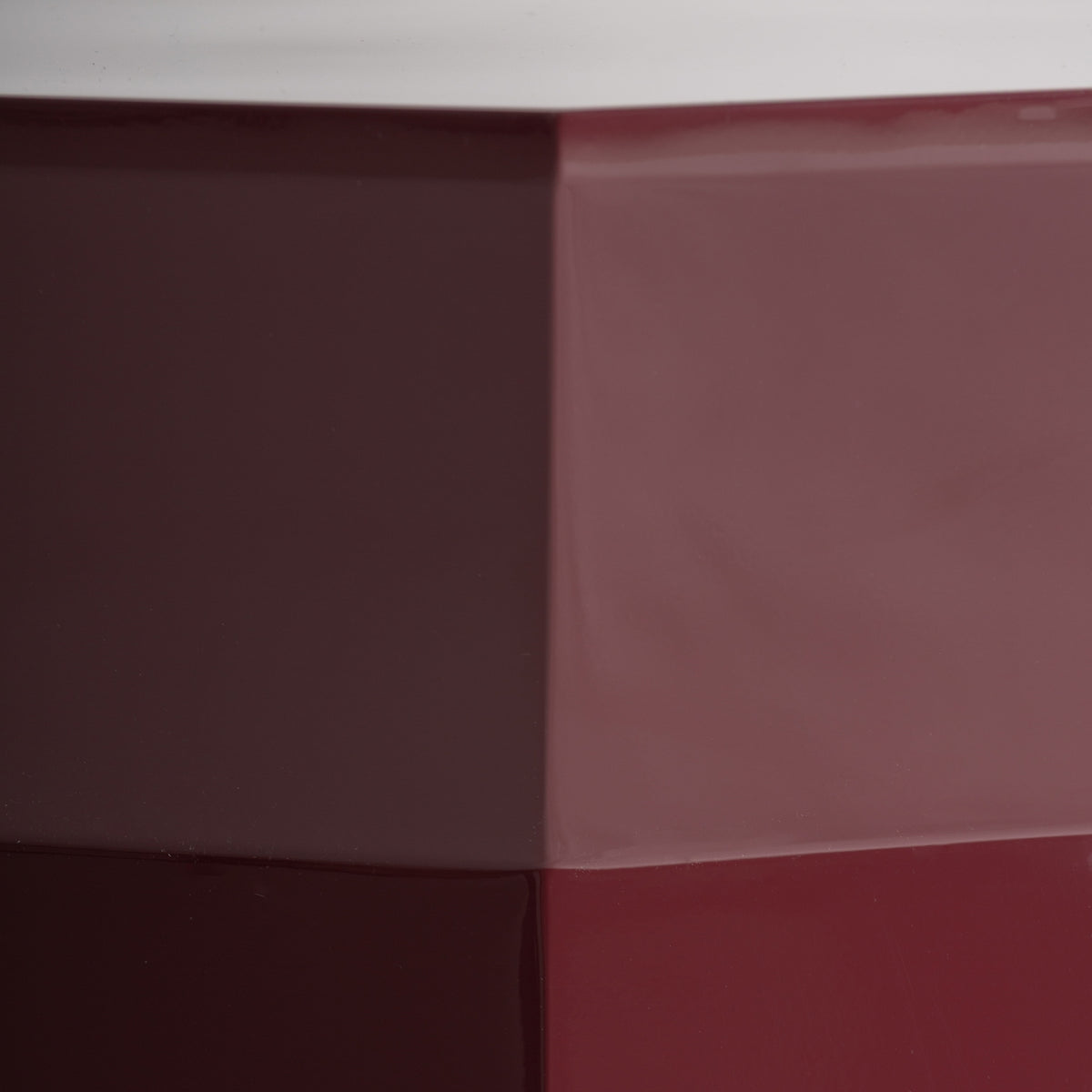 Mesa auxiliar roja de madera DM Mejorana