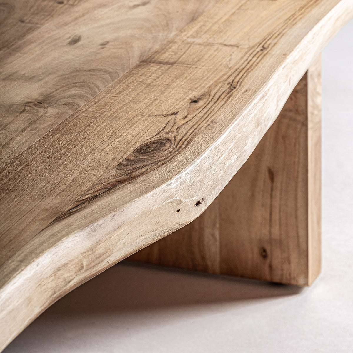 Mesa de centro de acacia Monterosso