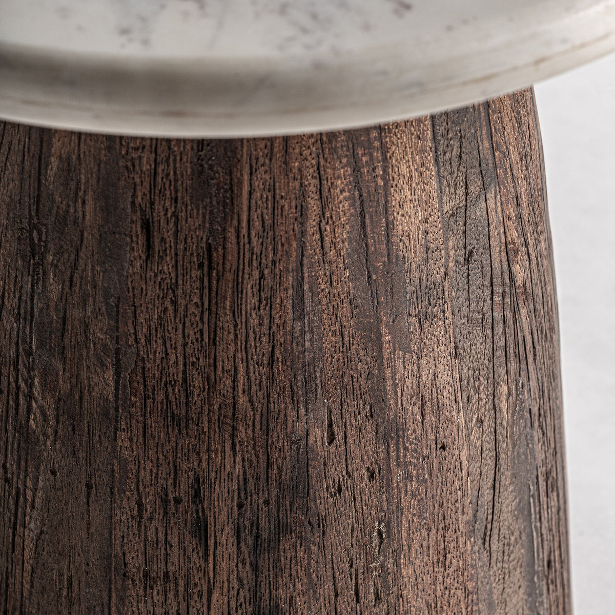 Mesa de centro de madera recuperada y mármol Lampedusa