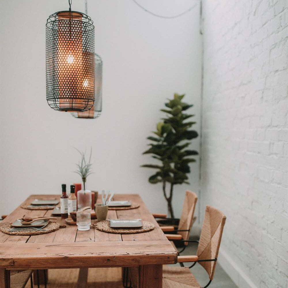 Mesa de comedor con traviesa Alfio