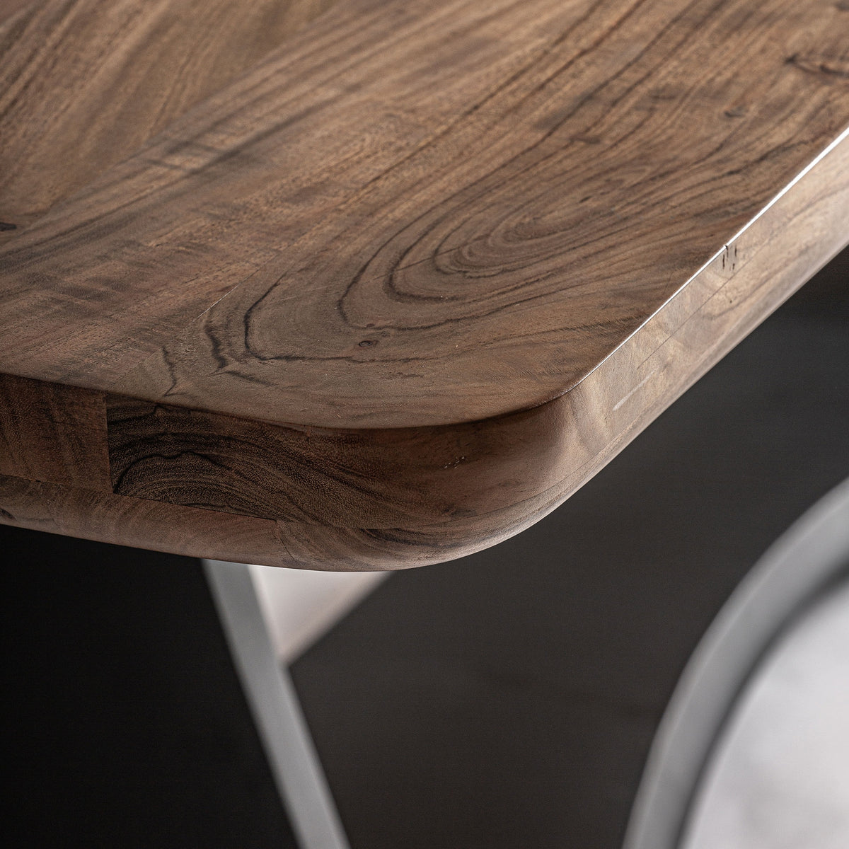 Mesa de comedor de acacia e hierro Mairena