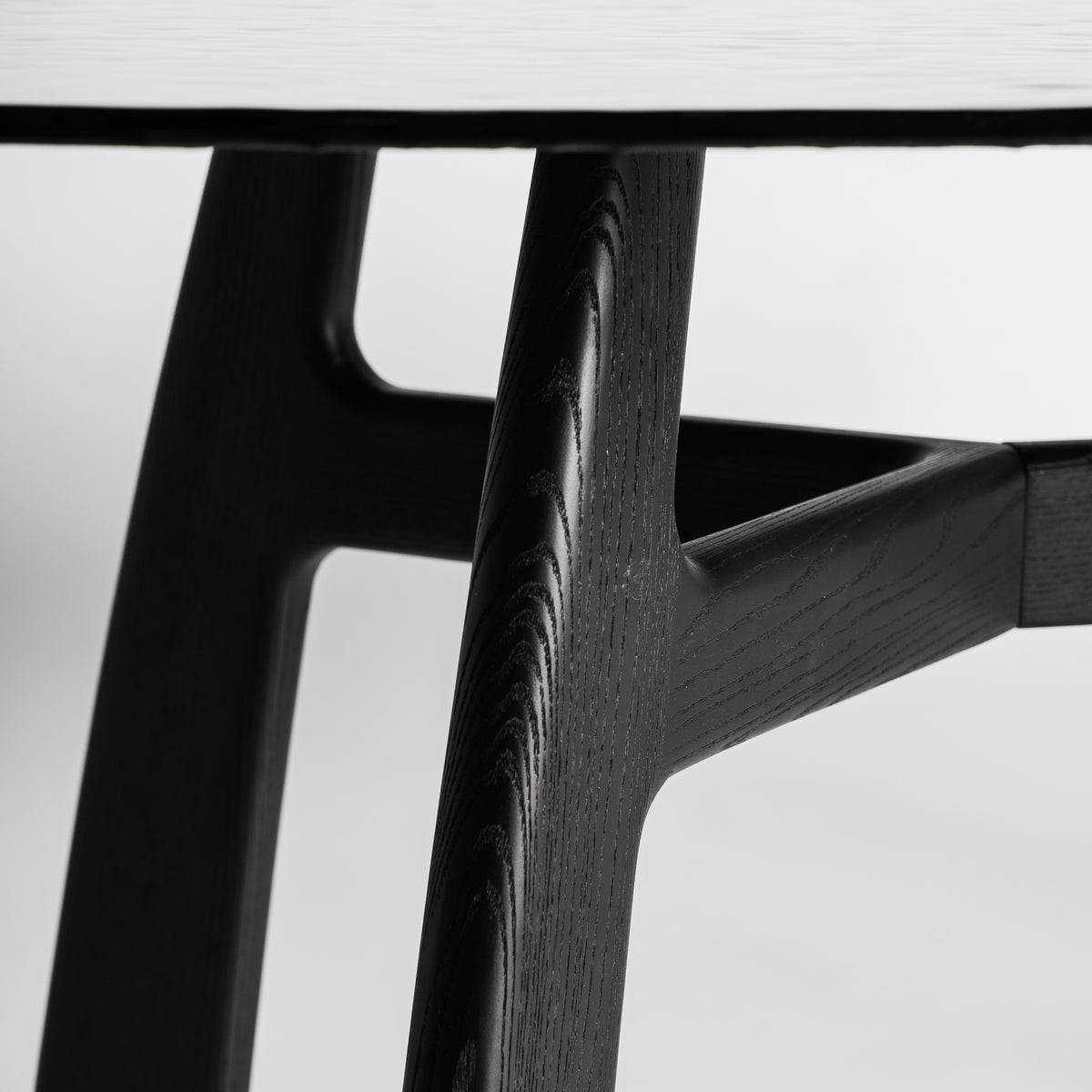 Mesa de comedor de fresno y cristal Ohanes