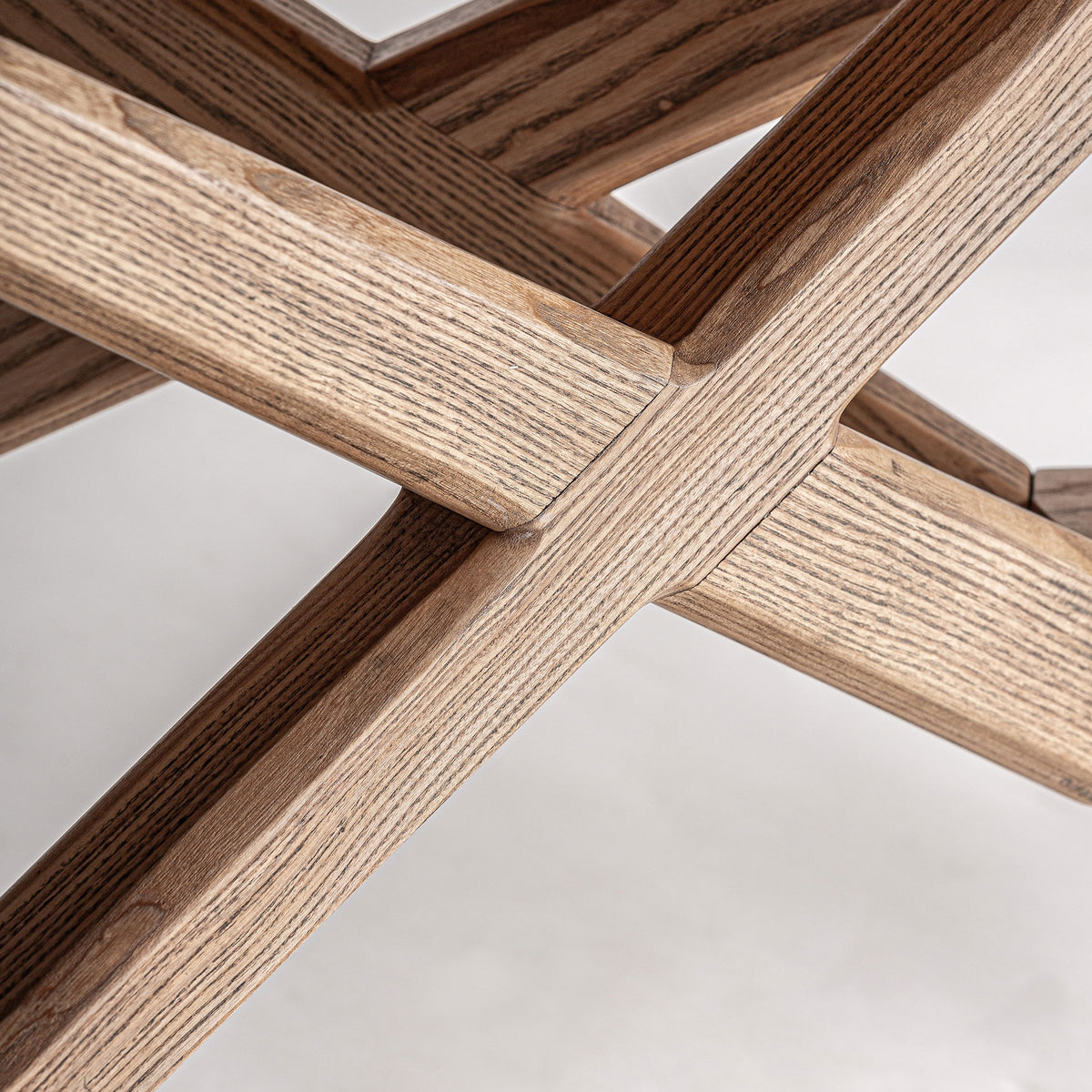 Mesa de comedor extensible de fresno Erice