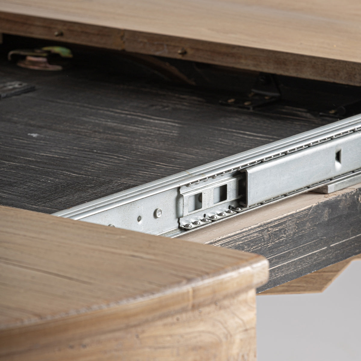 Mesa de comedor extensible de olmo reciclado Trani