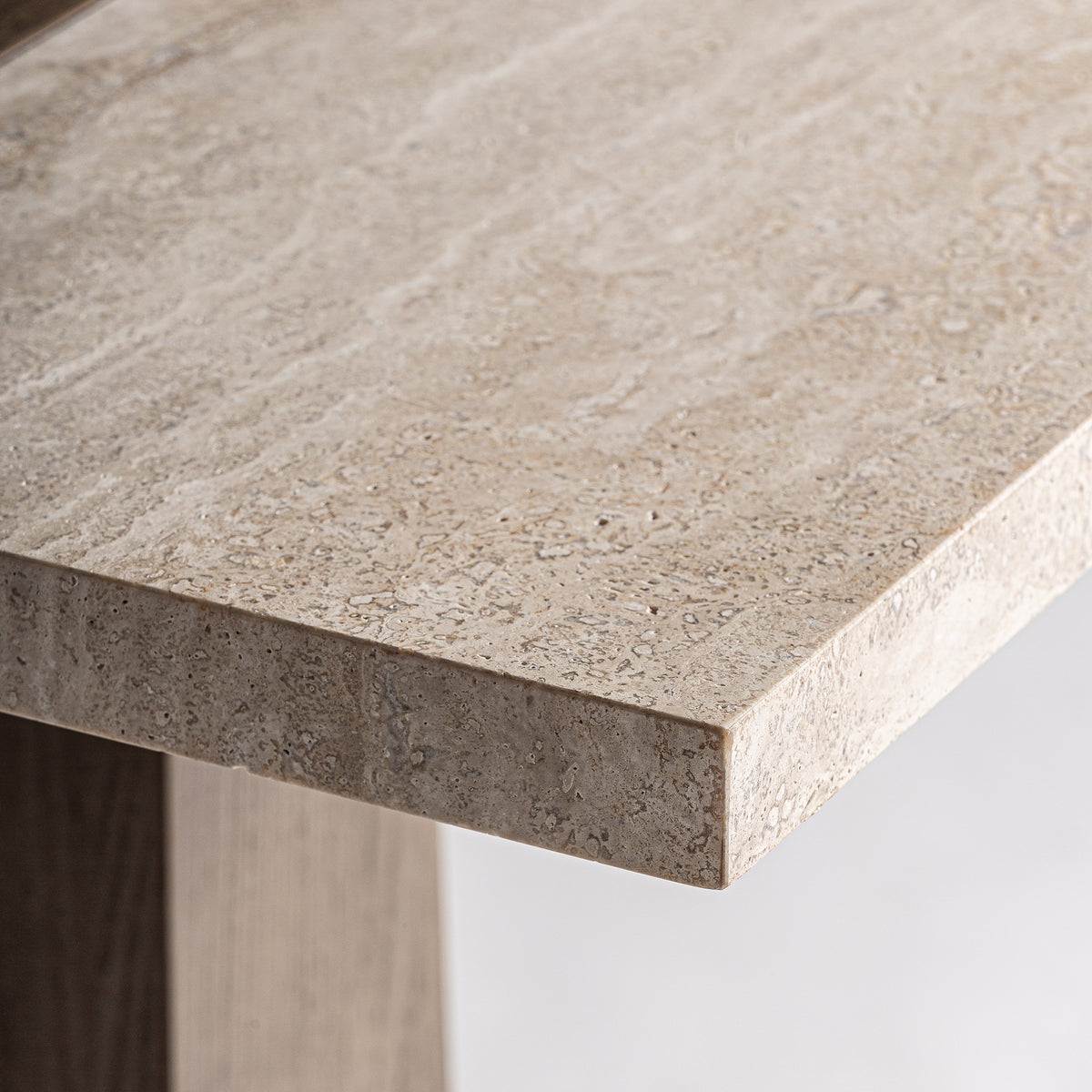 Mesa de roble y travertino Fondales