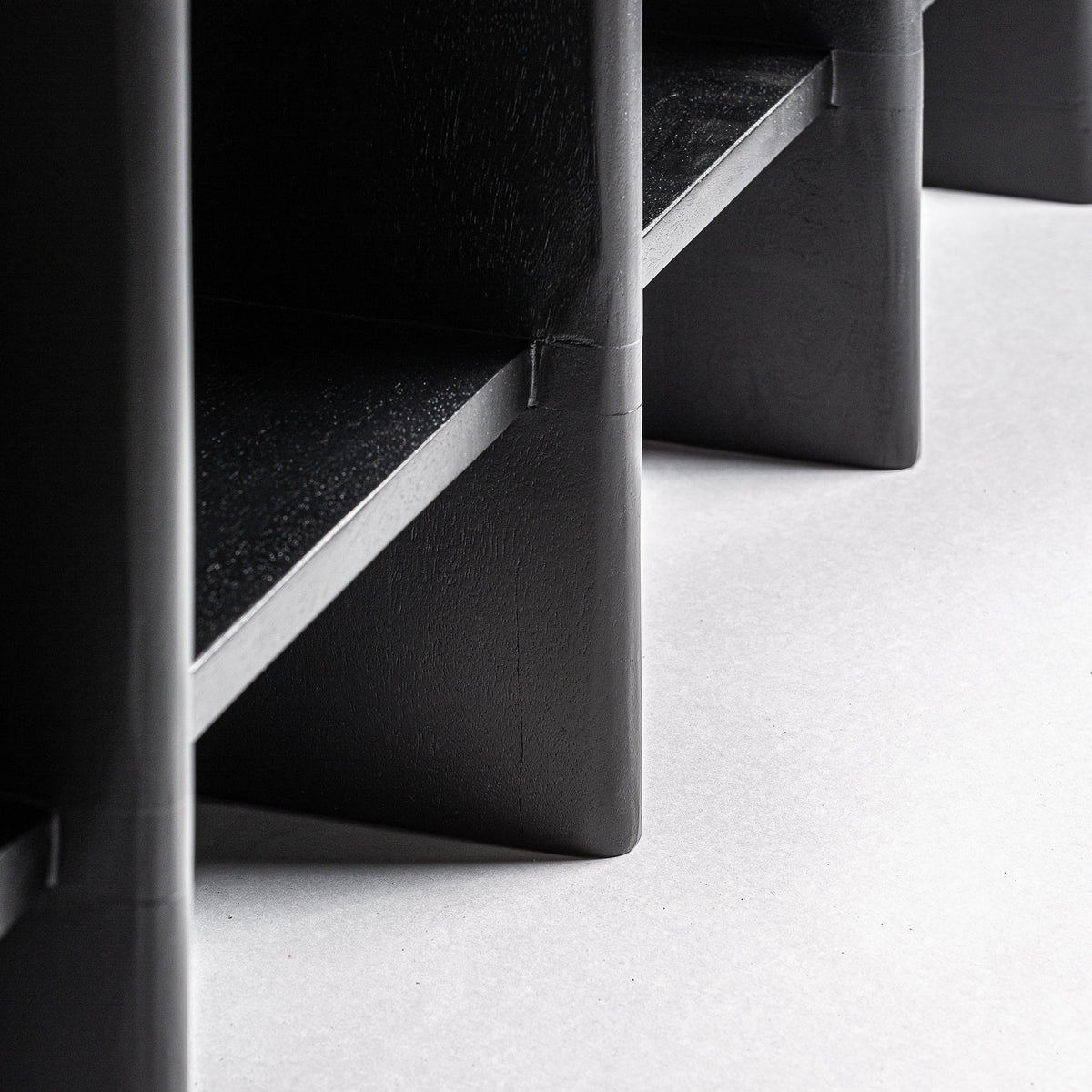 Mueble de TV de mango y mármol Palamós negro