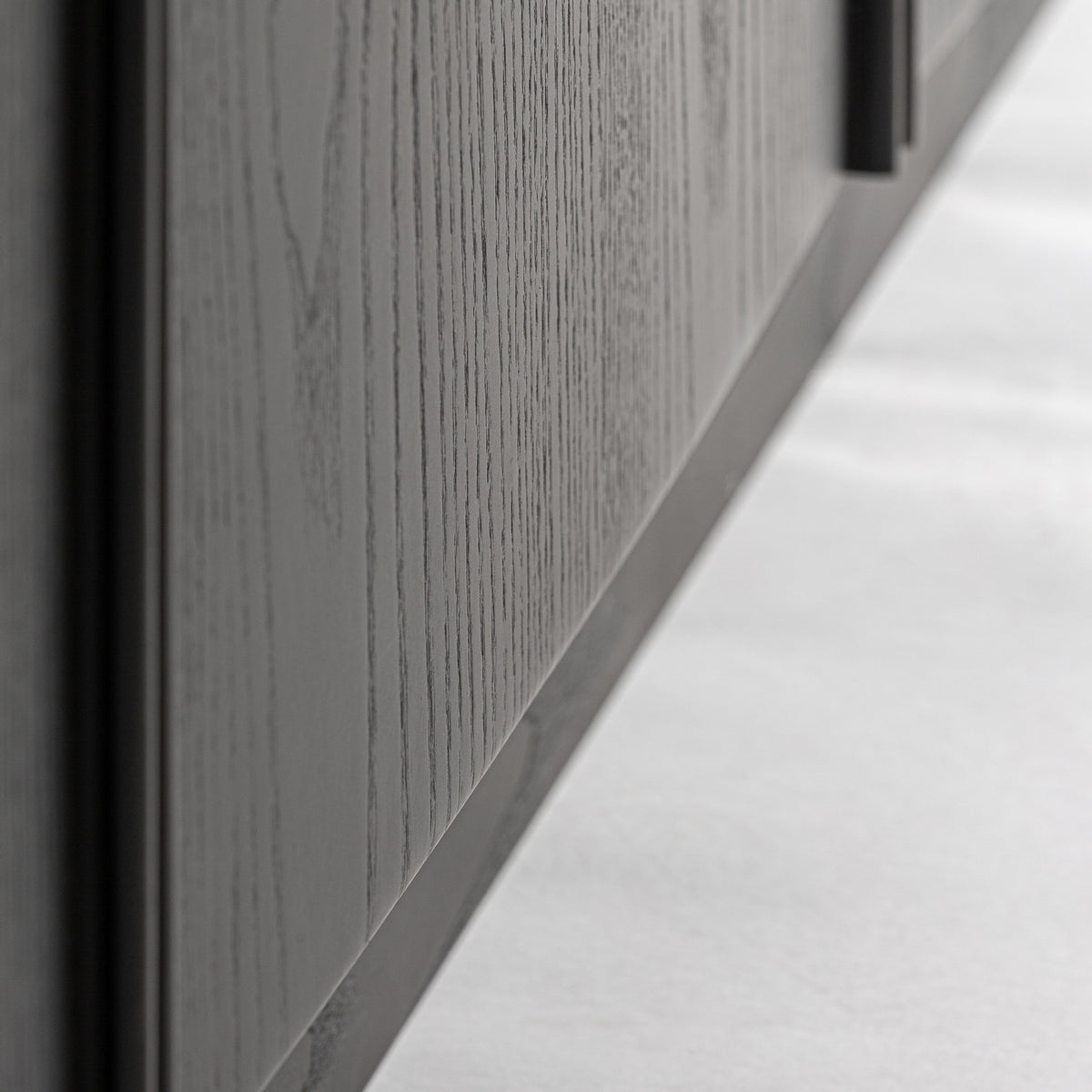 Mueble TV de travertino y fresno Adraga