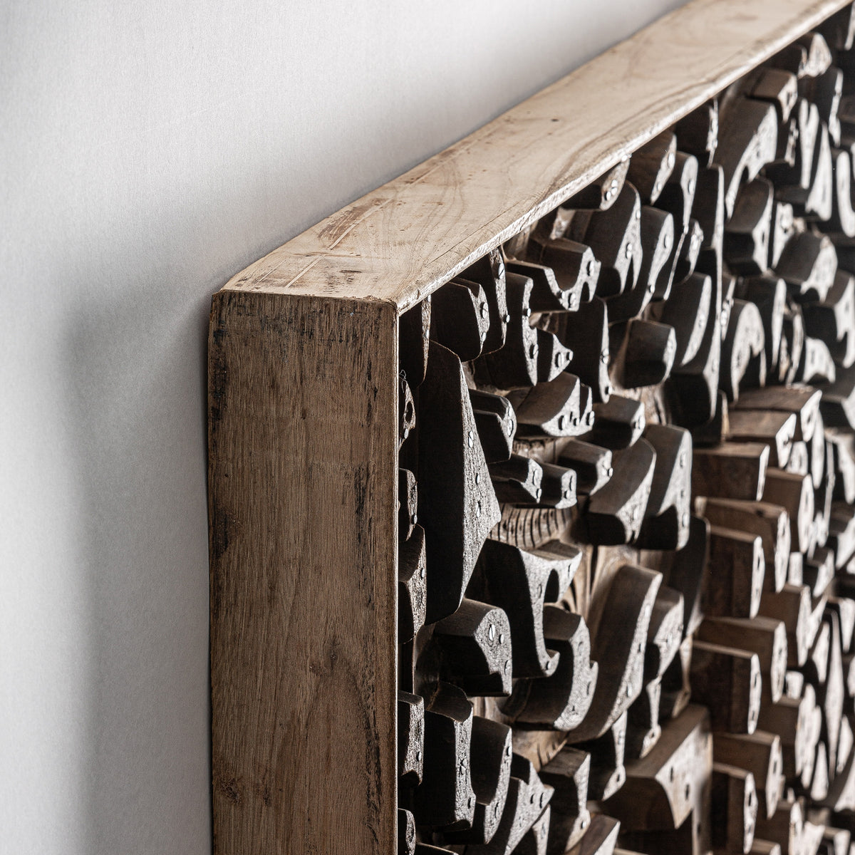 Panel tallado de madera de mango Moraira