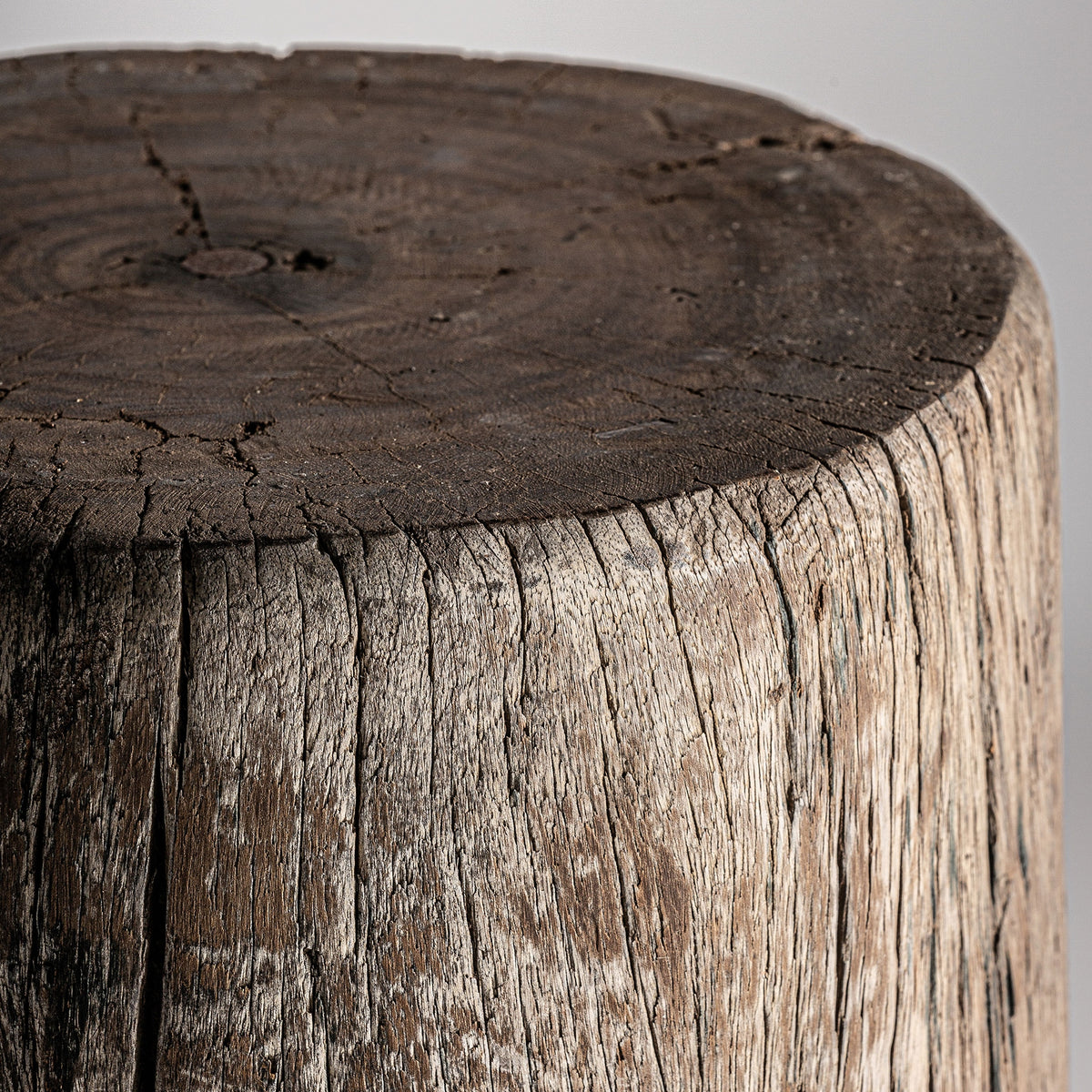 Peana de madera tropical Sueca alta