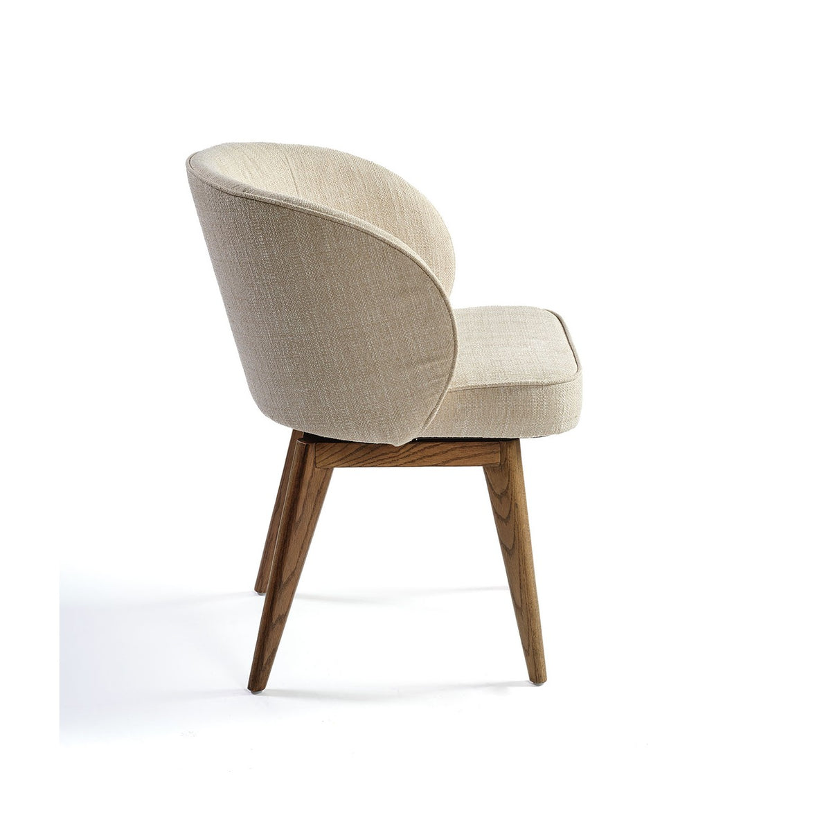 Sillón redondeado tapizado de roble medio Combarro