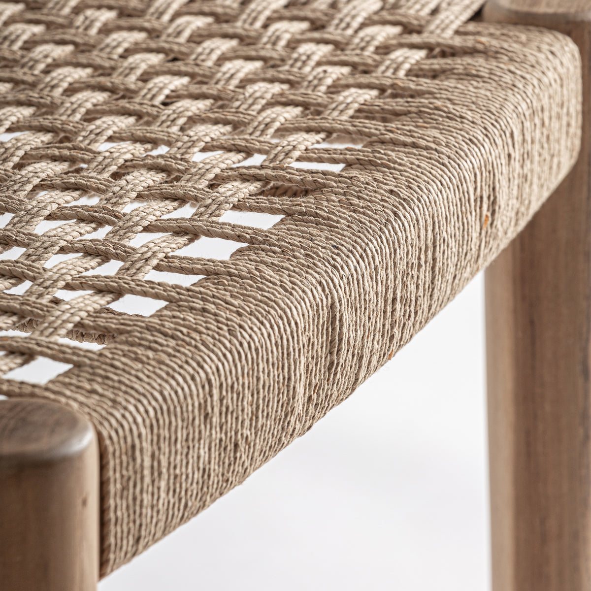 Silla apilable de teca y fibra natural Montanejos
