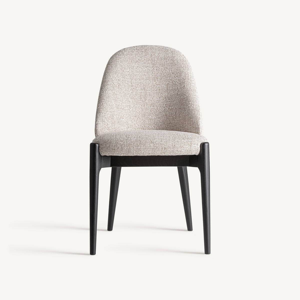 Silla de fresno negro y tapizado beige Quatretonda