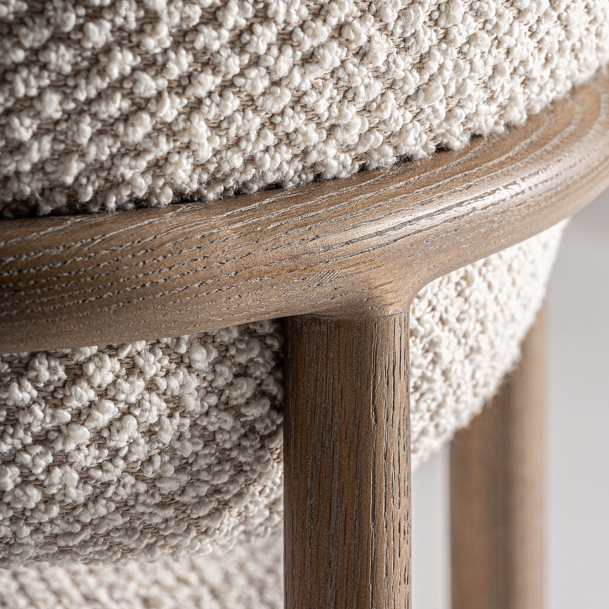 Silla de fresno y tapizado beige Forcall