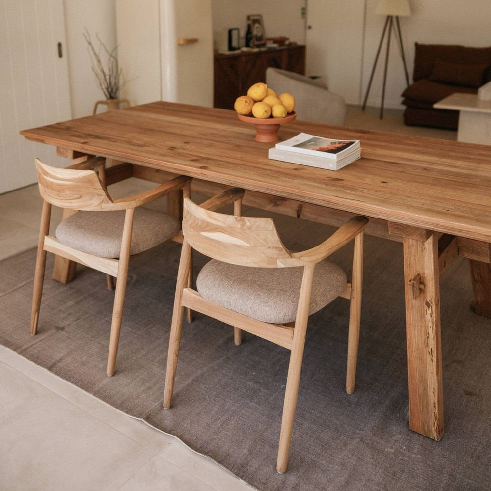 Silla de madera de teca con brazos Vinicio