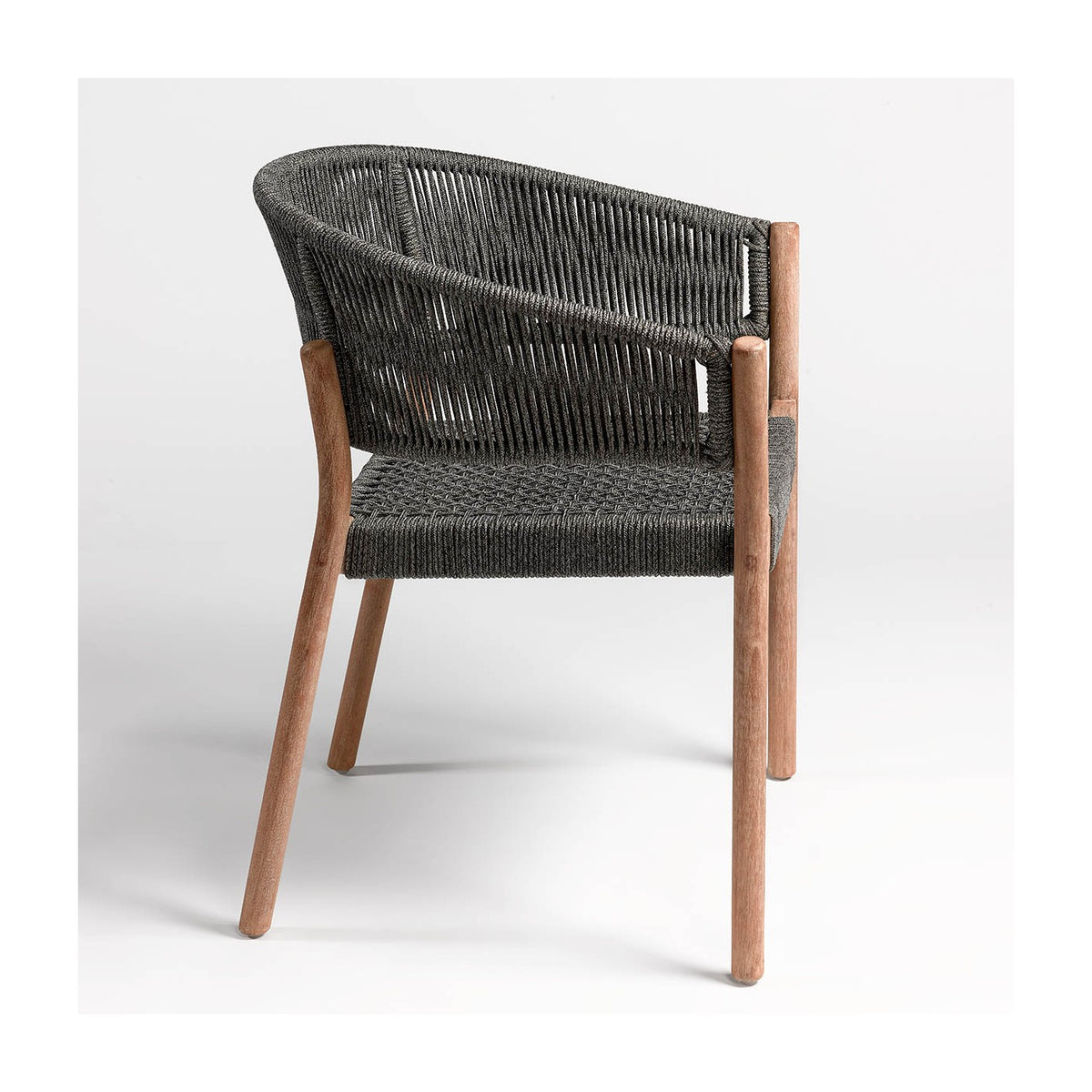 Silla redonda de eucalipto y cuerda gris Covo