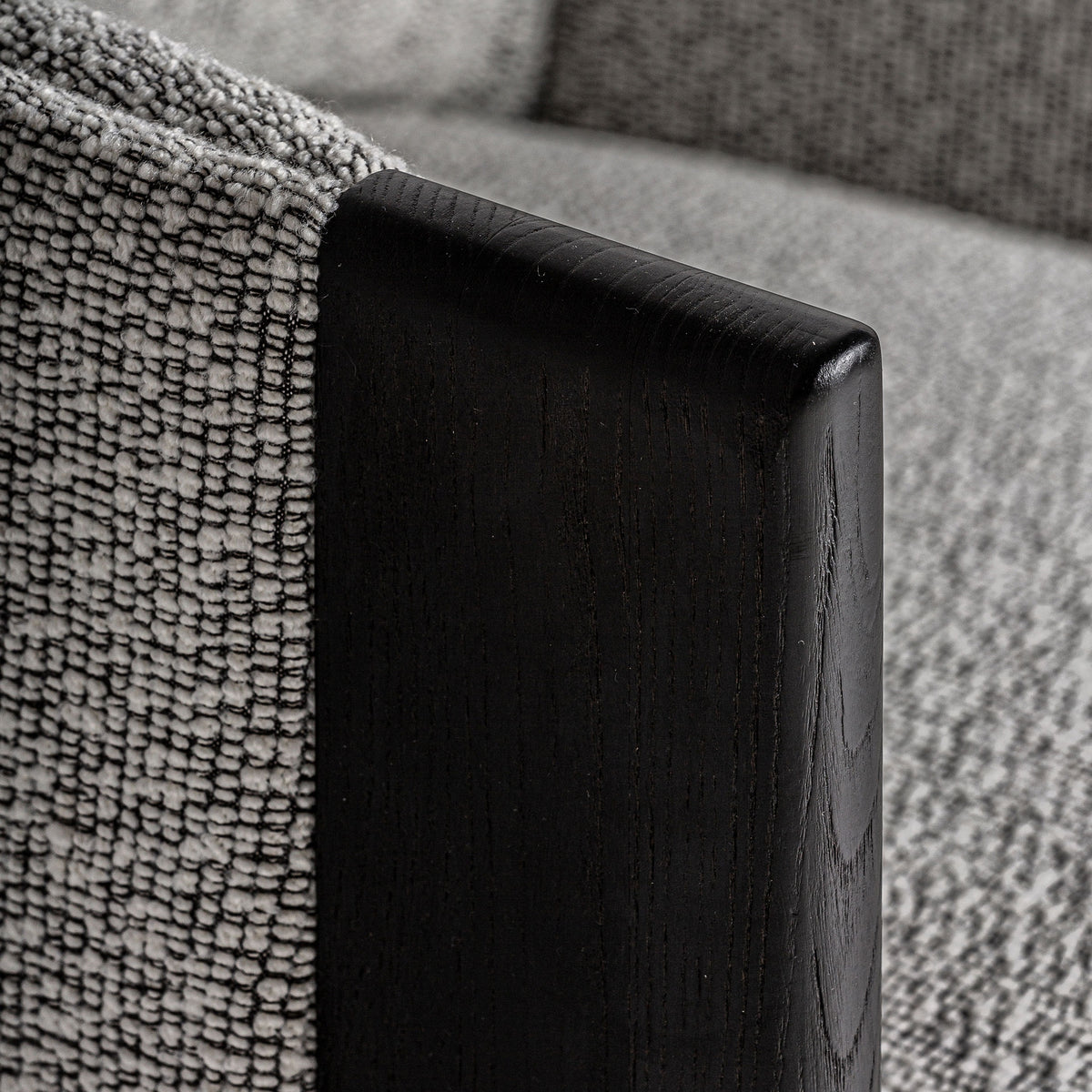 Sillón amplio tapizado gris Cala Martina